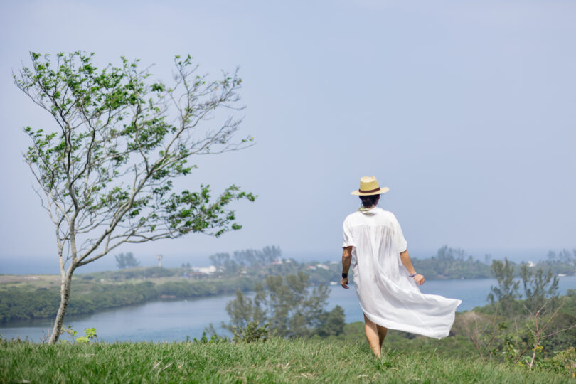 Reserva natural privada con altura, silencio y capacidad para retiros en entorno ecológico protegido.